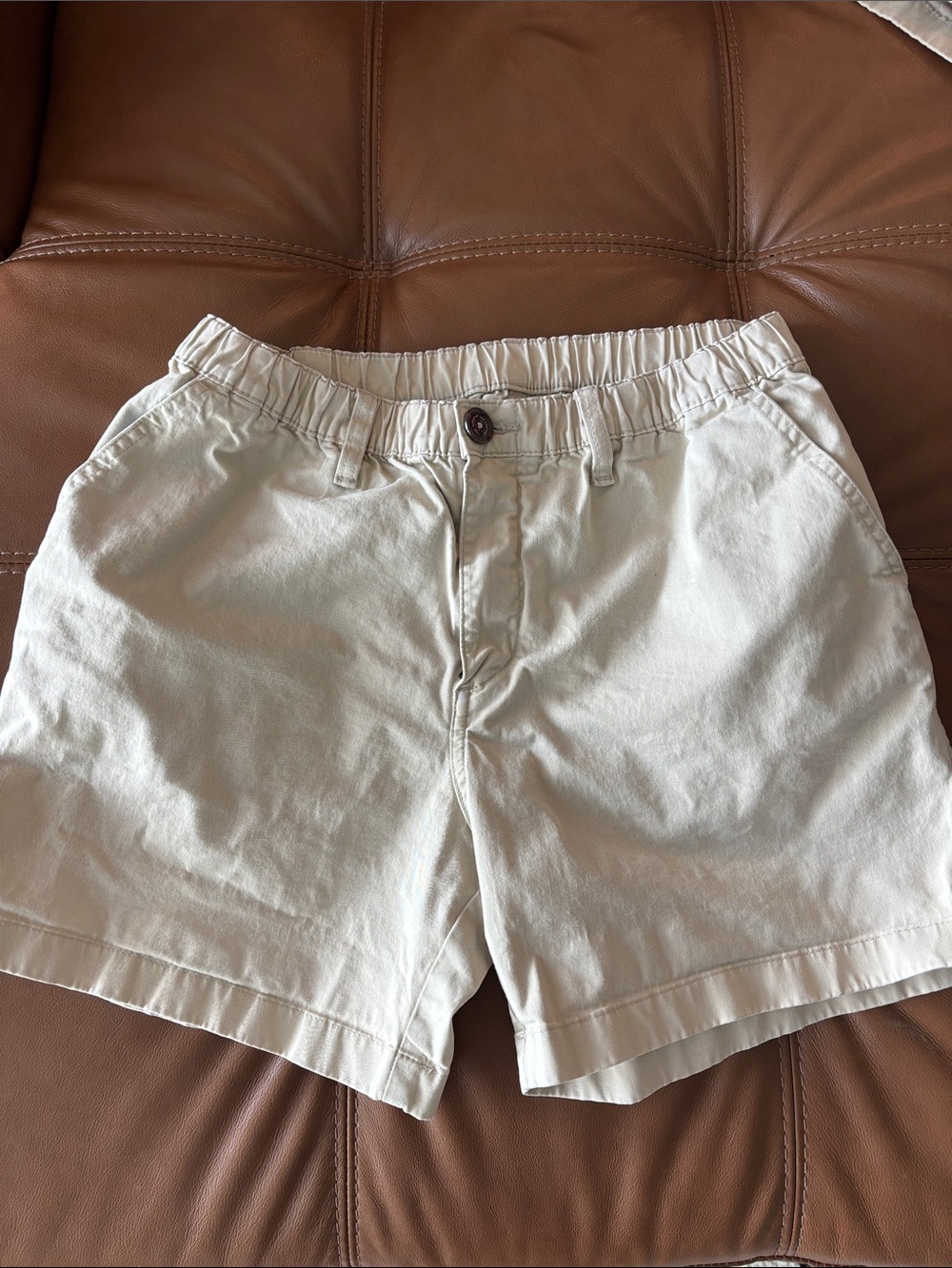 chubbies Cream/Khaki Elastic-Waist Flat Front Shorts